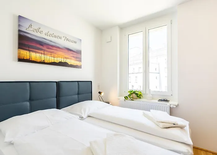 Feelgood Smartliving | Contactless Check-in 4*